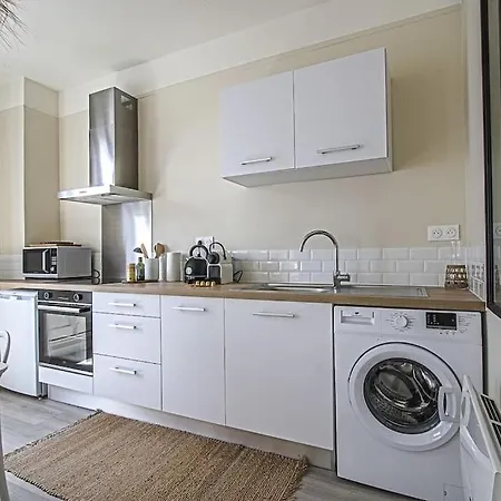 Apartment Le Petit Morny. Renove Lumineux Et
