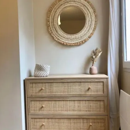 Le Petit Morny. Renove Lumineux Et Apartment