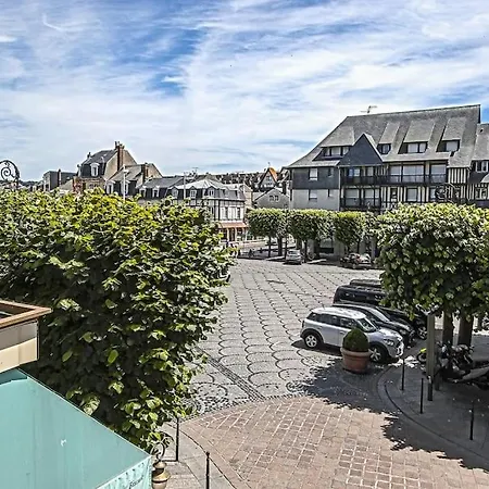 Apartment Le Petit Morny. Renove Lumineux Et