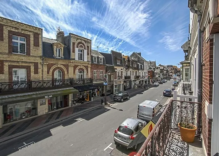 Le Petit Morny. Renove Lumineux Et *