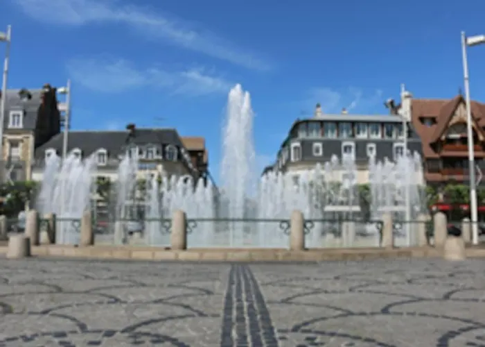 Le Petit Morny. Renove Lumineux Et * دوفييل